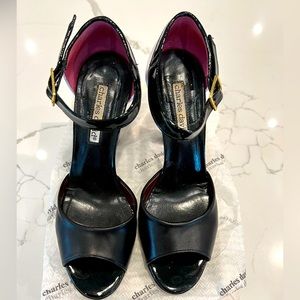 Charles David moderne black/burgundy heel. Sz 6.5